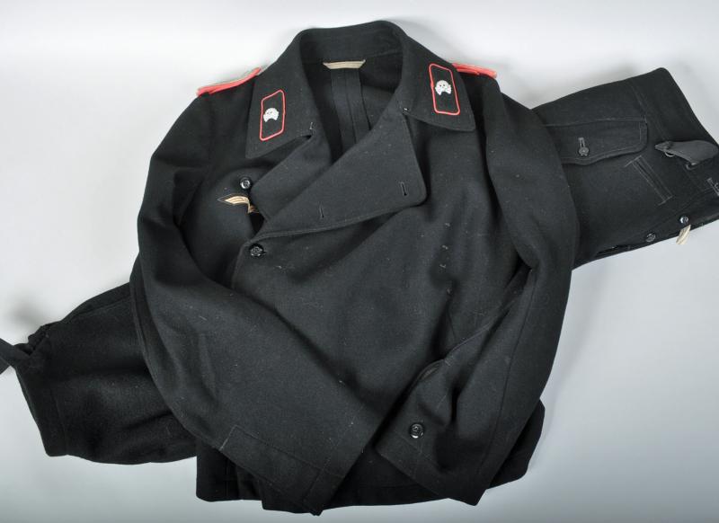 GERMAN WWII PANZER UNIFORMS UNIFORM.