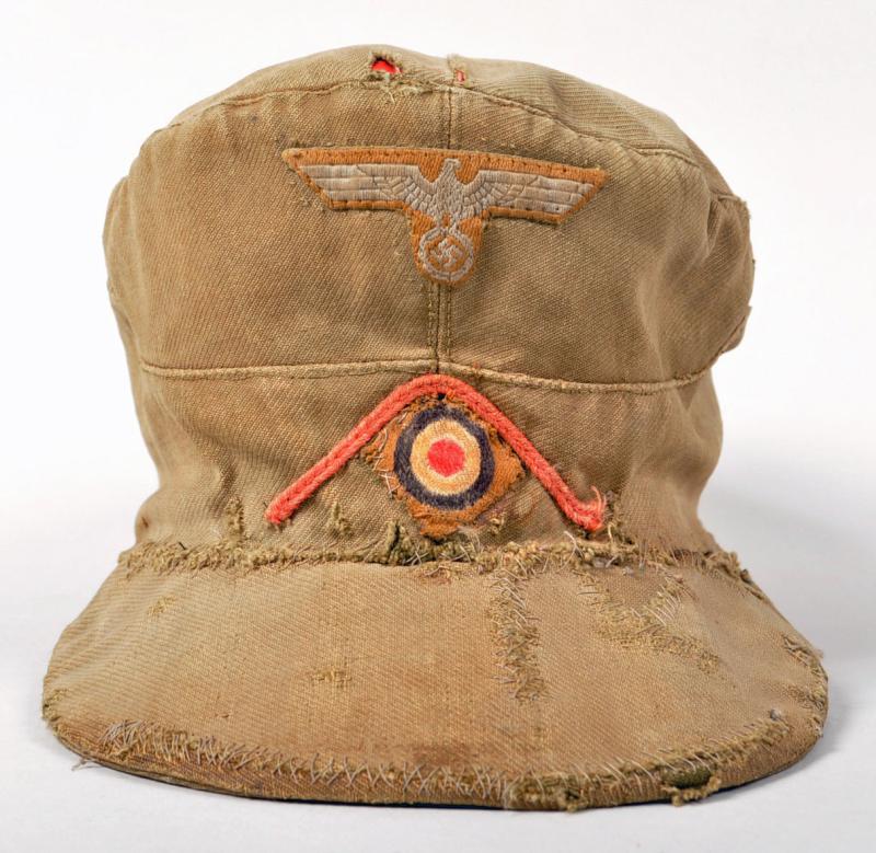 GERMAN WWII PANZER AFRIKAKORPS M.40 VISOR FIELD CAP.