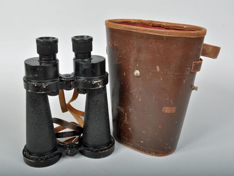 BRITISH WWII BARR & STROUD BINOCULARS.