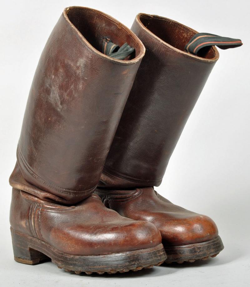 GERMAN WWII SA MARCHING BOOTS.