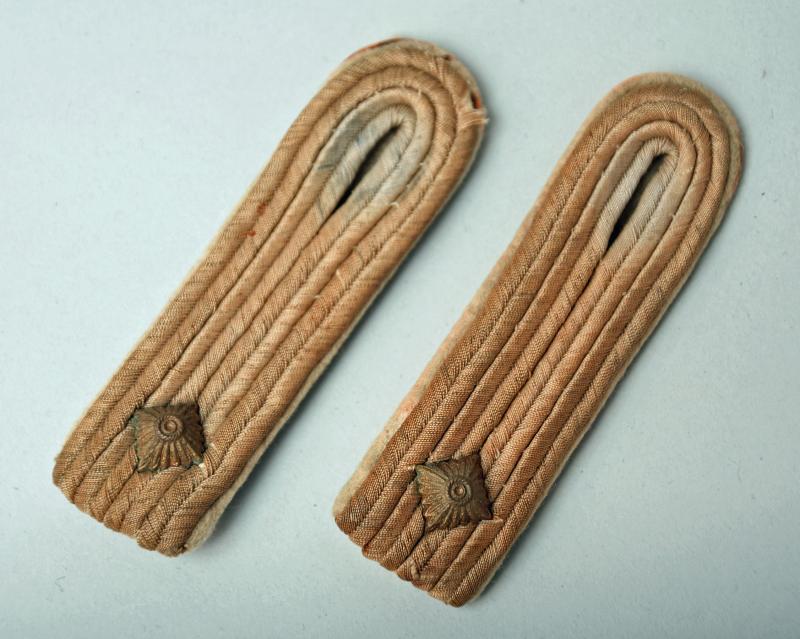GERMAN WWII ARMY INFANTRY OBERLEUTNANT SHOULDER BOARDS.