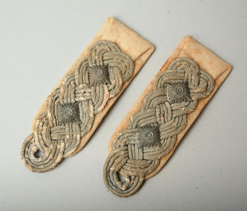 GERMAN WWII ARMY INFANTRY OBERST SHOULDER BOARDS.