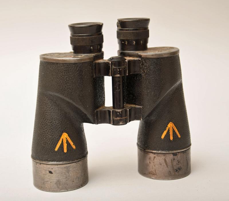 BRITISH WWII 1945 DATED BINOCULARS.