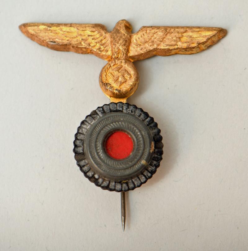 GERMAN WWII KRIEGSMARINE DECK CAP INSIGNIA.