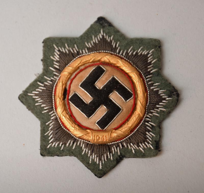 GERMAN CROSS IN GOLD IN CLOTH, ARMY ISSUE.