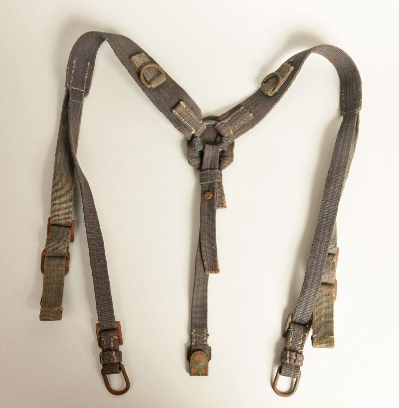 GERMAN WWII LUFTWAFFE BLUE WEBBING Y STRAPS.
