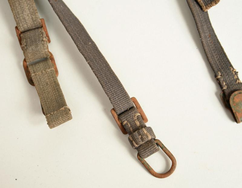 GERMAN WWII LUFTWAFFE BLUE WEBBING Y STRAPS.