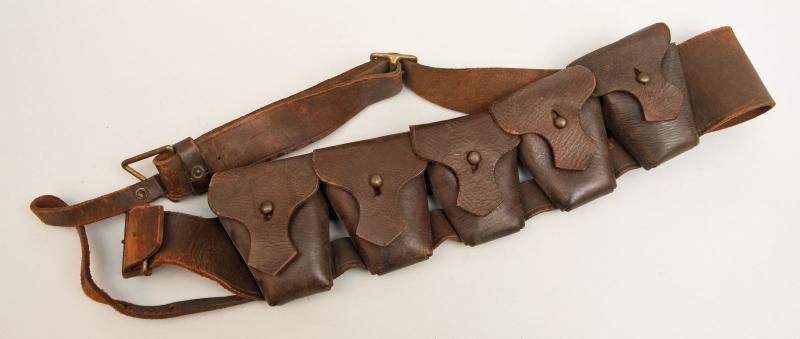 BRITISH WWI 1915 DATED BANDOLIER.