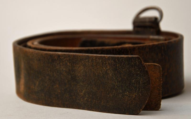 GERMAN WWII COMBAT WAIST BELT WITH BELT LOOP ATTACHED.