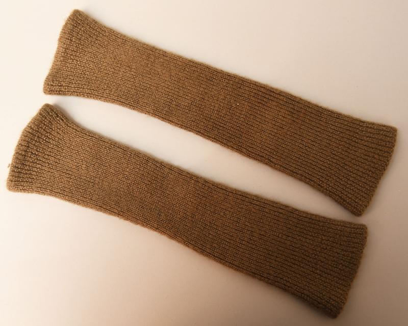 BRITISH WWI WRIST WARMERS
