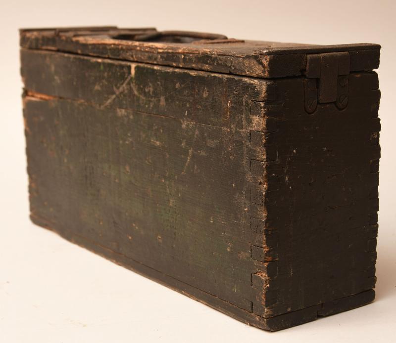 GERMAN WWI MG08 WOODEN MACHINE GUN BELT BOX.