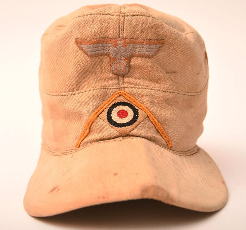 GERMAN WWII AFRIKAKORPS M40 VISORORED FIELD CAP.