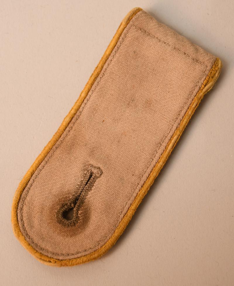 GERMAN WWII AFRIKAKORPS TUNIC SINGLE SHOULDER BOARD.