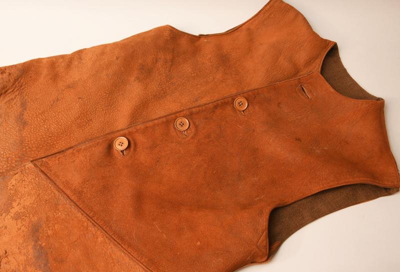 BRITISH WW II  LEATHER JERKIN.