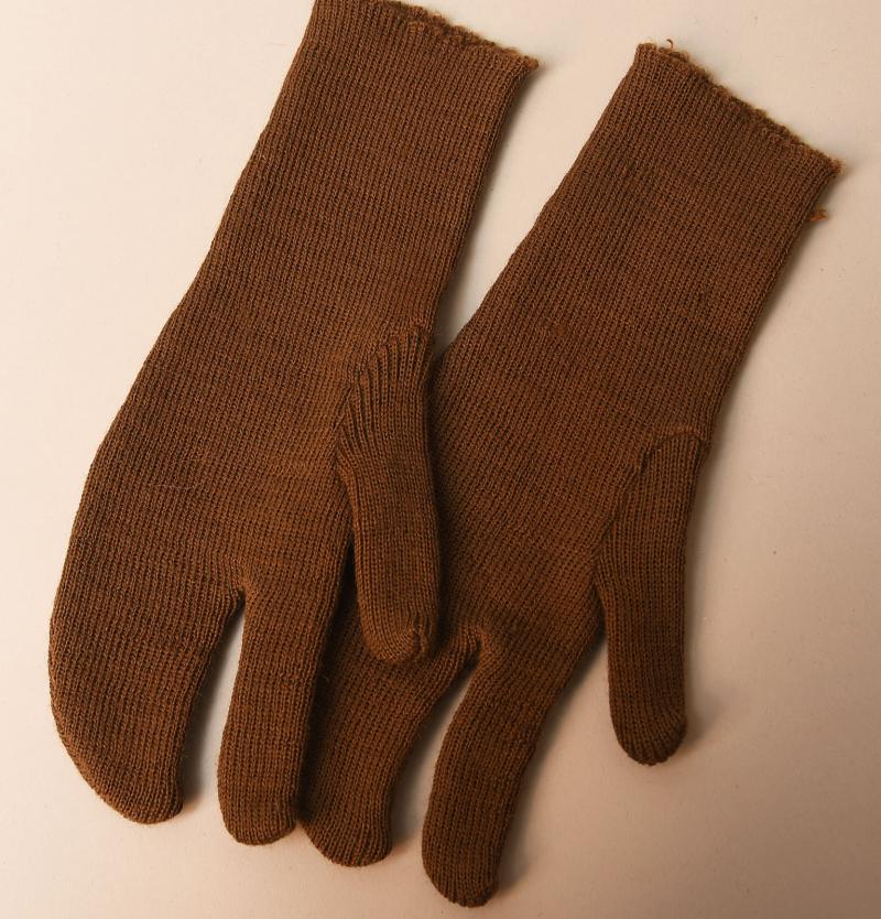 USA WWII WOOLEN MITTENS.