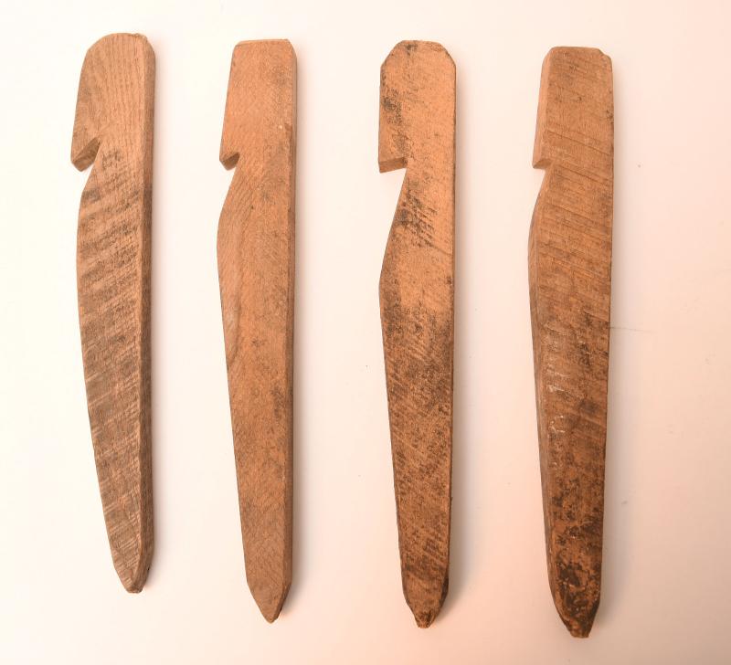 FRENCH WWI TENT PEGS.