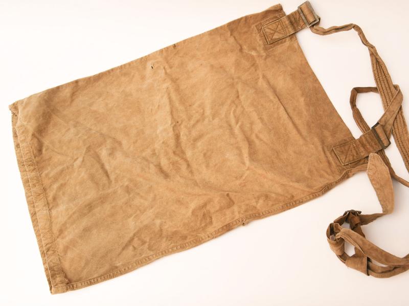 RUSSIAN WWII SOLDIERS DUFFEL BAG.