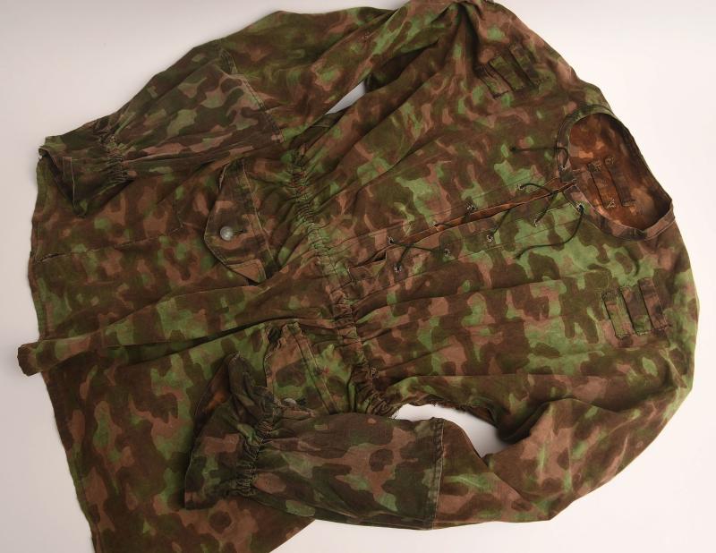 GERMAN WWII WAFFEN SS BLURRED EDGE CAMOUFLAGE COMBAT SMOCK.