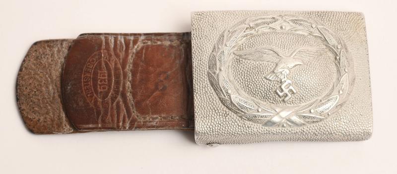 GERMAN WWII LUFTWAFFE BUCKLE WITH LEATHER TAB.