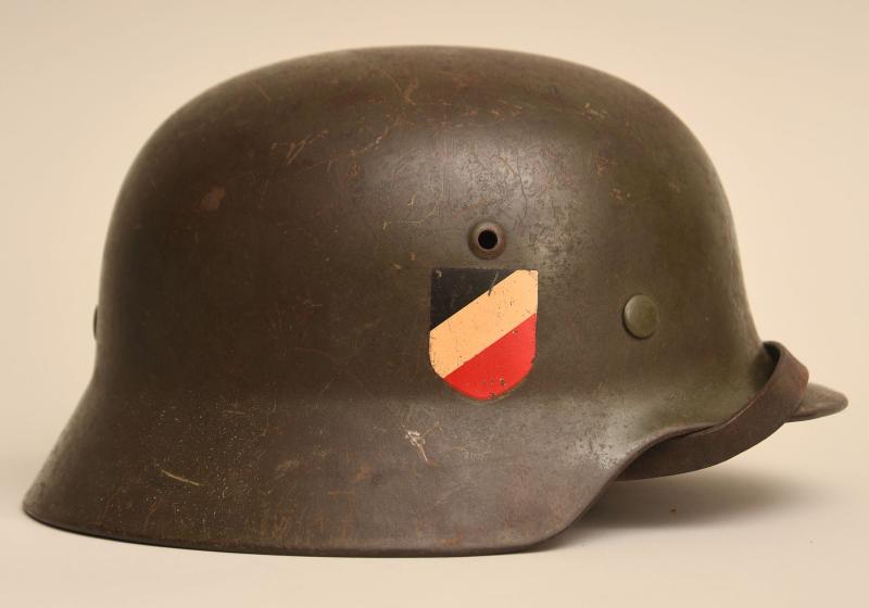 GERMAN WWII DOUBLE DECAL COMBAT HELMET M35.