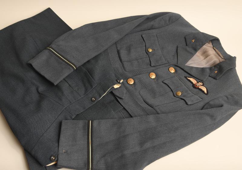 BRITISH WWII RAF AUXILIARY AIR FORCE PILOTS UNIFORM.