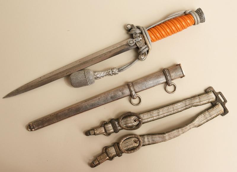 GERMAN WWII ARMY OFFICERS DAGGER.