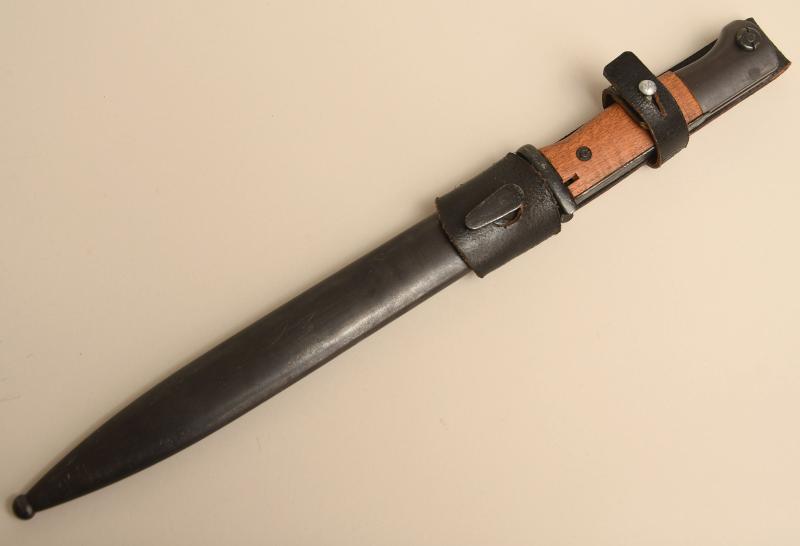 GERMAN WWII K/98 BAYONET WITH SIMPLIFIED FROG.