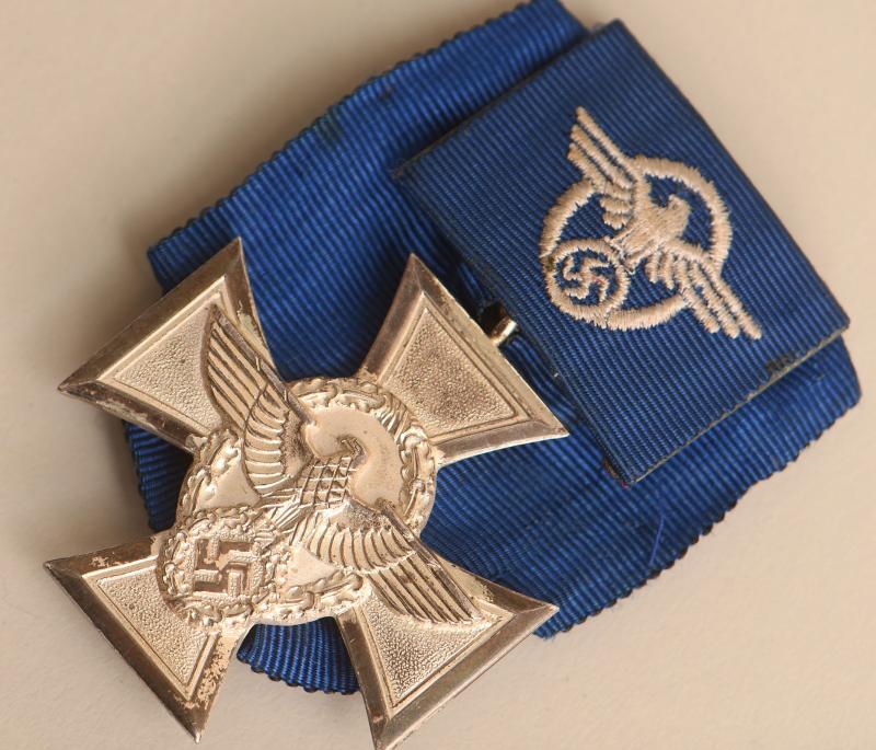 GERMAN WWII I 18 YEAR POLICE LONG SERVICE MEDAL.