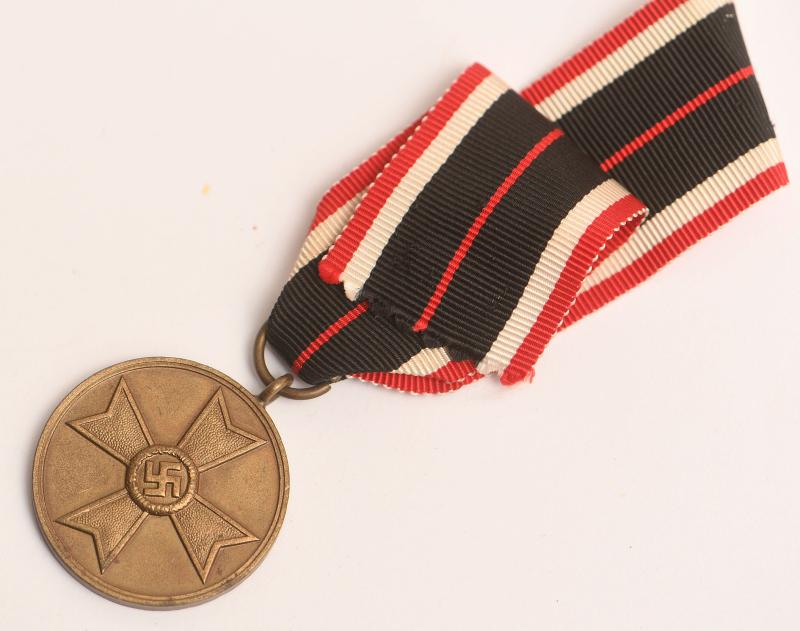 GERMAN WWII 1939 WAR MEDAL.