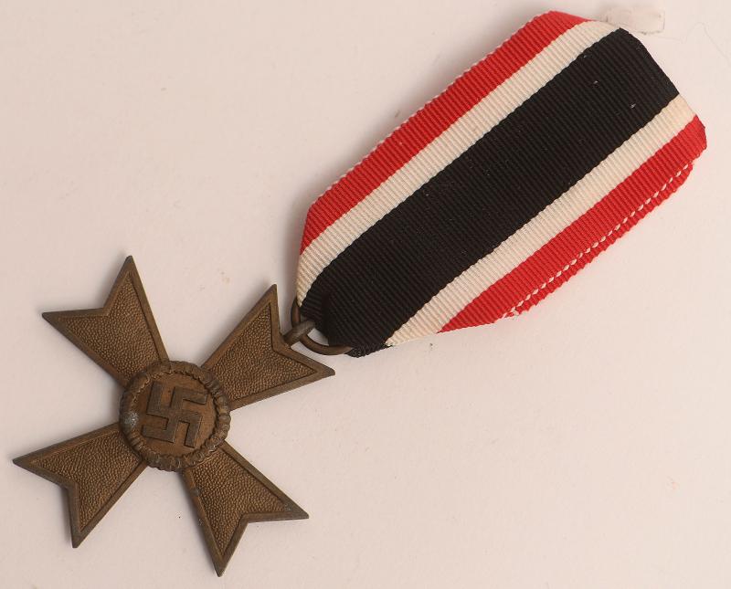 GERMAN WWII WAR SERVICE CROSS SECOND CLASS WITHOUT SWORDS.