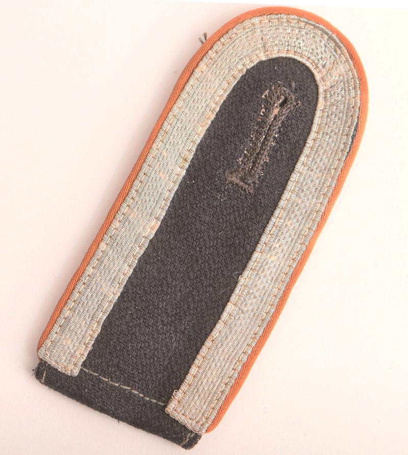 GERMAN WWII LUFTWAFFE WORKING ONE-PIECE SUIT SHOULDER BOARD.