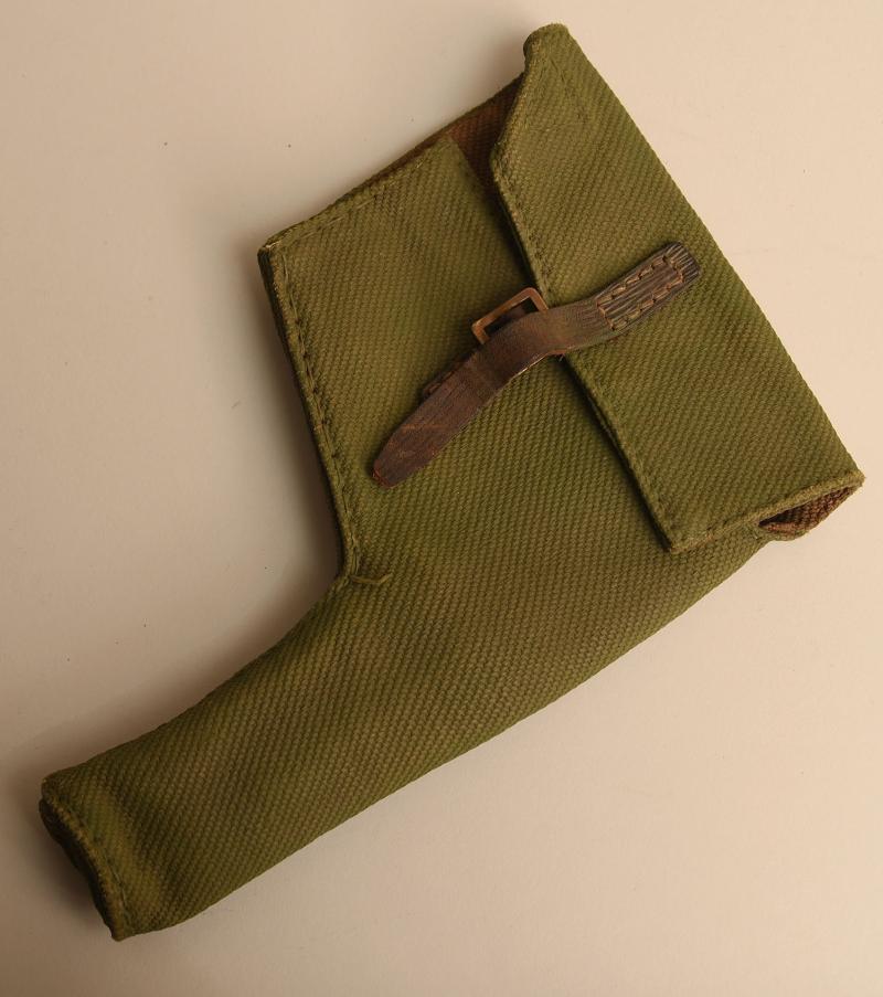 BRITISH WWII UNUSUAL BRITISH 1937 PATTERN HOLSTER.