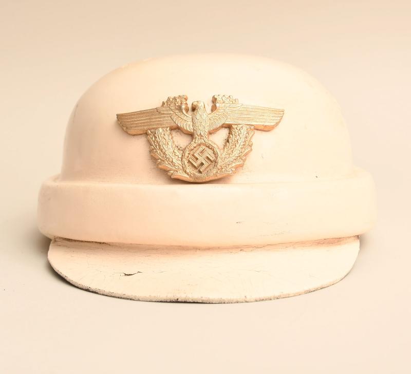 GERMAN WWII POLICE MOTORCYCLE PARADE CRASH HELMET IN WHITE.