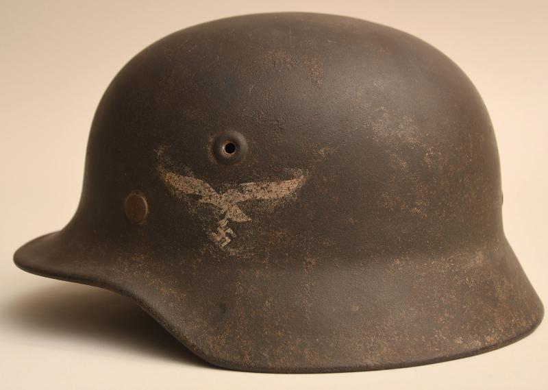 GERMAN WWII LUFTWAFFE M40 EX CAMOUFLAGE COMBAT HELMET.