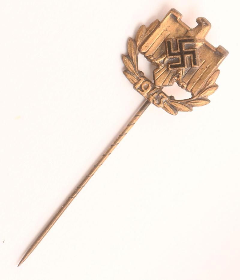 GERMAN WWII NSRL SPORTS ORGANISATION ACHIEVEMENT LAPEL PIN FOR 1943.