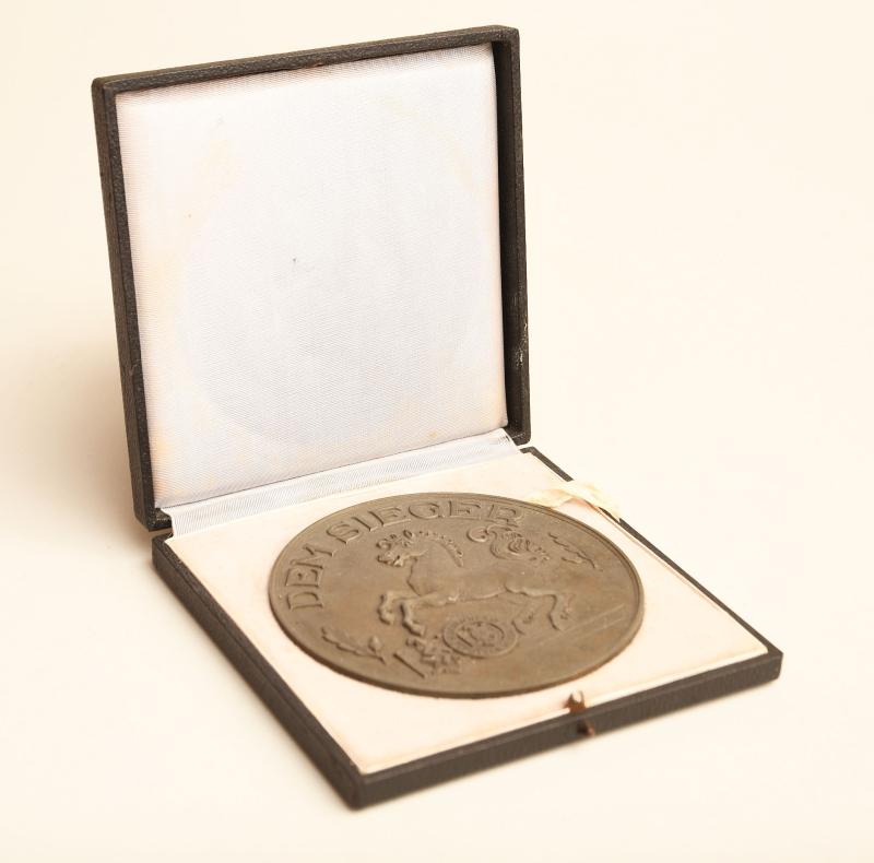GERMAN SHOOTING AWARD PLAQUETTE .