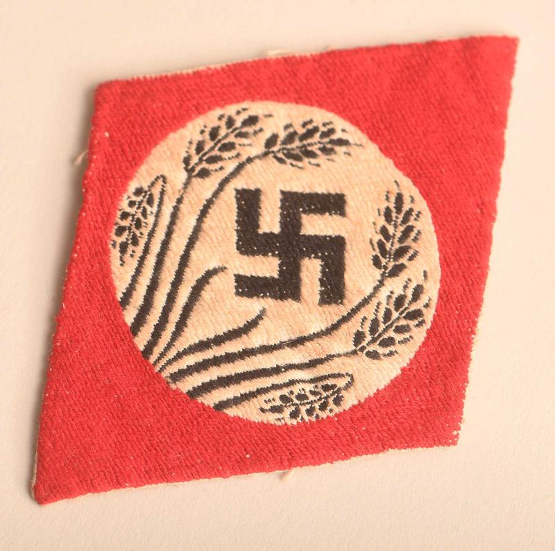 GERMAN WWII RAD WOMAN’S FRAUNSCHAFT BEVO WOVEN INSIGNIA.