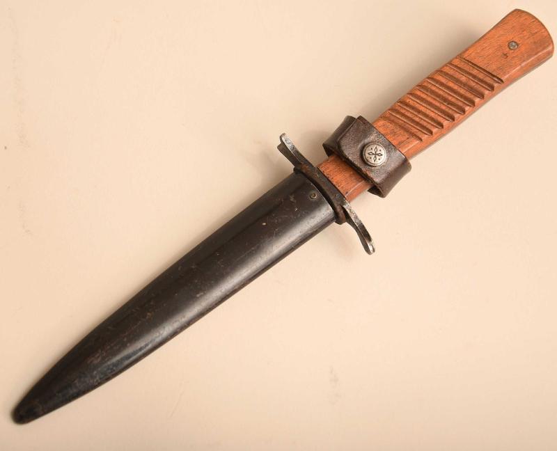 GERMAN WWI DEMAG FIGHTING KNIFE.