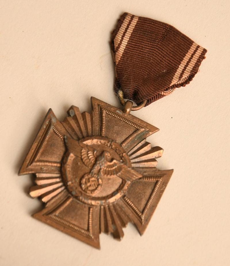 GERMAN WWII NSDAP 10 YEAR LONG SERVICE MEDAL.