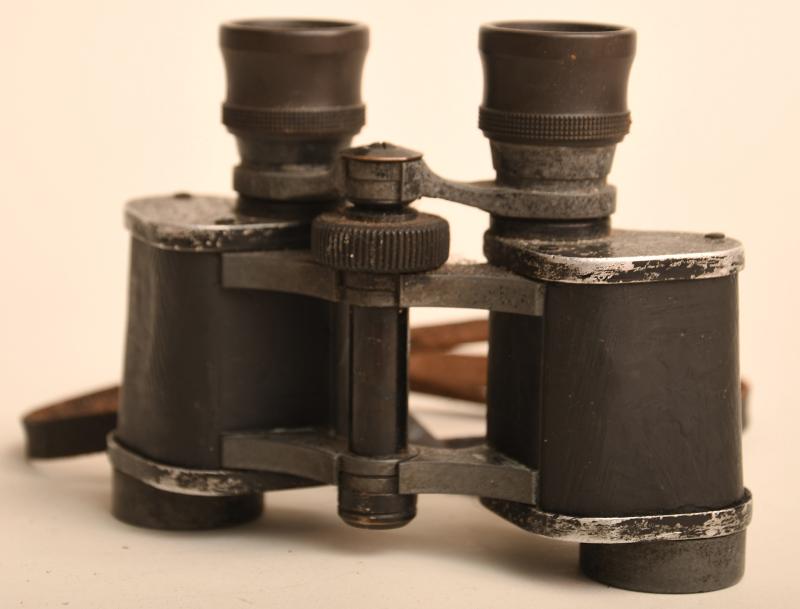 GERMAN WWII ARMED FORCES 6 X 30 BINOCULARS.