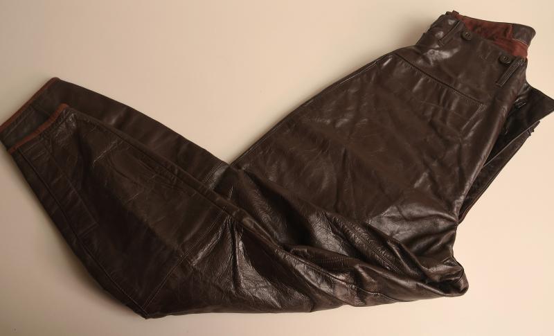 GERMAN WWII LEATHER BREECHES.