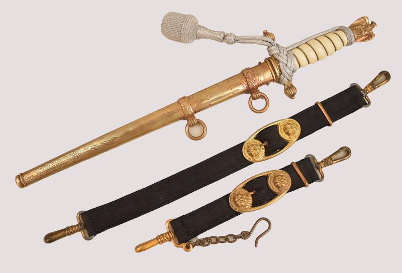 GERMAN WWII KRIEGSMARINE OFFICERS DAGGER.