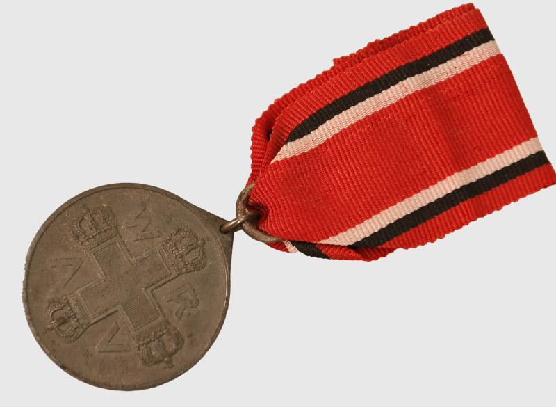 GERMAN WWI PRUSSIAN MILITARY RED CROSS MEDAL.