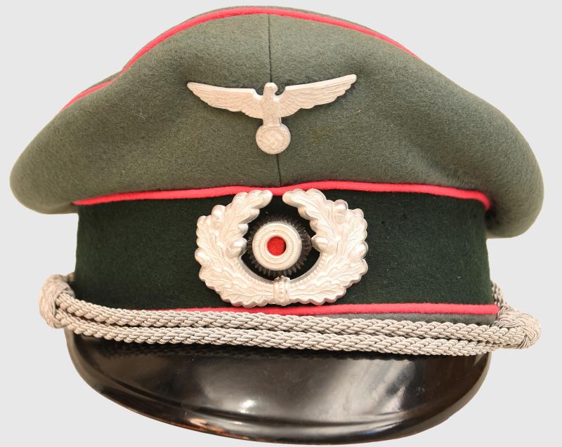 GERMAN WWII PANZER OFFICERS VISOR CAP.