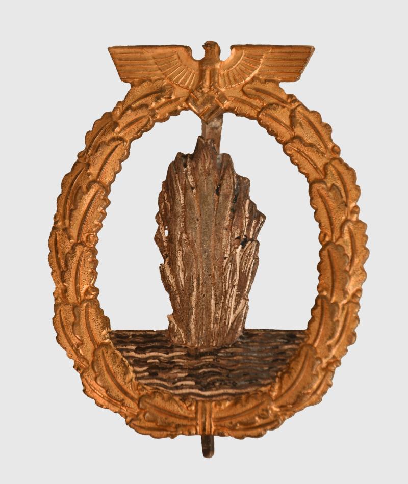 GERMAN WWII KREIGSMARINE MINESWEEPER BADGE.