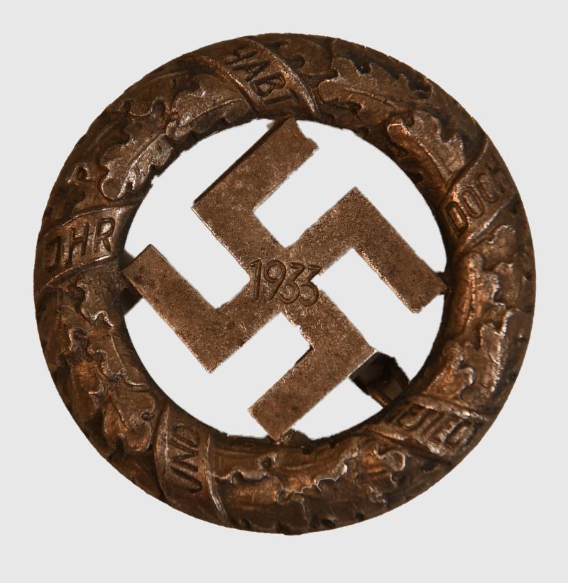 GERMAN WWII GAU MUNICH ANNIVERSARY PUTSCH ANNIVERSARY BADGE.