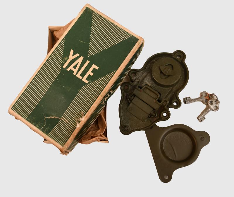 U.S.A. WWII ARMY WWII YALE MILITARY PADLOCK.