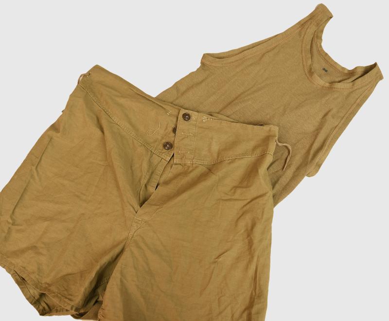U.S.A. WWII ARMY UNDERPANTS AND VEST SET.