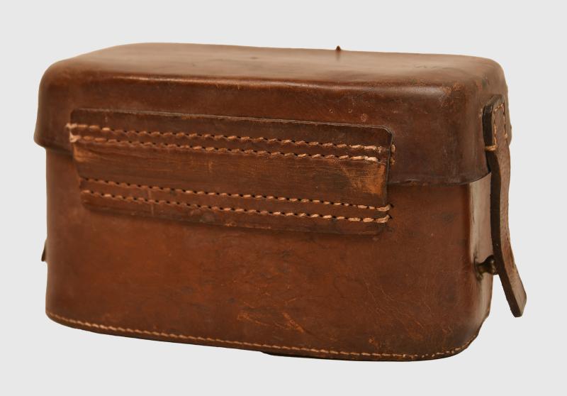 GERMAN WWII  ARMY MEDICAL PERSONNEL WAIST BELT POUCH.