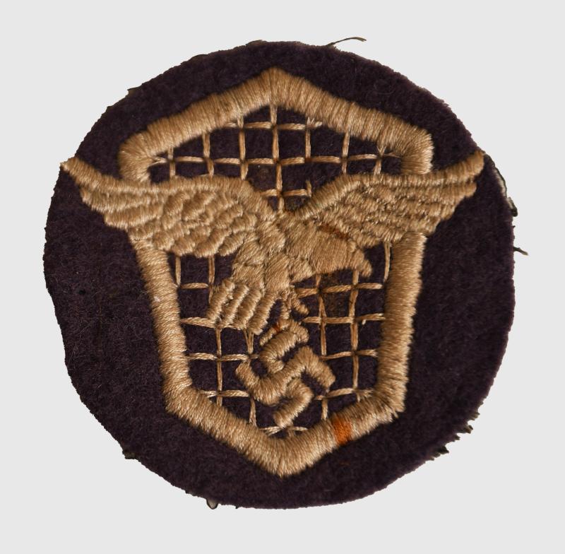 GERMAN WWII LUFTWAFFE DRIVERS BADGE.